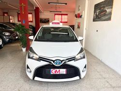 Bianco Usata 2015 Toyota Yaris Hybrid Business Edition Tre volumi | 9490 € (Buon prezzo)