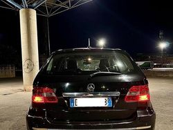 Nero Usata 2009 Mercedes B180 Monovolume | 2000 € (Buon prezzo)