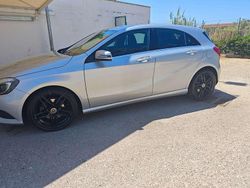 Argento Usata 2014 Mercedes A200 Tre volumi | 14.500 €