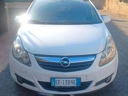 Bianco Usata 2010 Opel Corsa Edition Tre volumi | 2850 € (Buon prezzo)