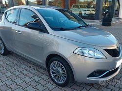 Giallo Usata 2012 Lancia Ypsilon Gold Due volumi | 5500 € (Molto cara)