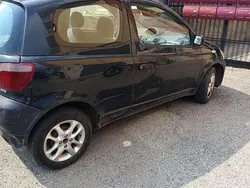 Argento Usata 2000 Toyota Yaris Sol Tre volumi | 600 € (Super prezzo)