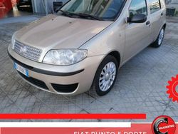 Beige Usata 2010 Fiat Punto Active Tre volumi | 3500 € (Buon prezzo)