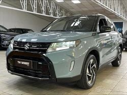 Grigio glasgow tetto nero met. Usata 2025 Suzuki Vitara SUV | 22.999 € (Buon prezzo)