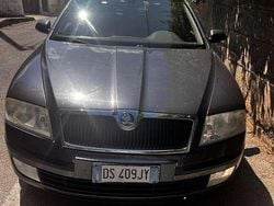 Grigio Usata 2008 Skoda Octavia Elegance Tre volumi | 1800 € (Buon prezzo)