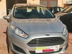 Grigio Usata 2016 Ford Fiesta Tre volumi | 8490 € (Buon prezzo)