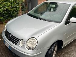 Grigio Usata 2004 VW Polo Tre volumi | 1600 € (Buon prezzo)