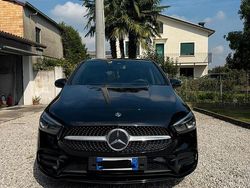 Nero Usata 2019 Mercedes 180 Tre volumi | 21.000 €