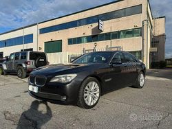 Grigio Usata 2010 BMW 730 Tre volumi | 11.900 € (Buon prezzo)