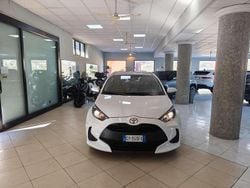 Bianco Usata 2025 Toyota Yaris Hybrid Active Tre volumi | 18.500 € (Ottimo prezzo)