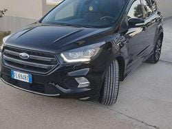 Nero Usata 2017 Ford Kuga ST-Line SUV | 11.900 € (Buon prezzo)