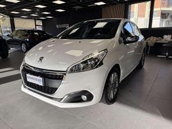Bianco Usata 2018 Peugeot 208 Due volumi | 9890 € (Buon prezzo)