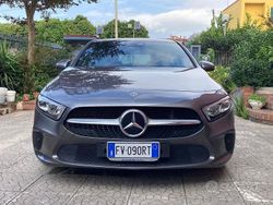 Grigio Usata 2019 Mercedes A180 Premium Tre volumi | 26.000 € (Buon prezzo)