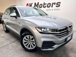 Argento Usata 2019 VW Touareg Style SUV | 33.900 € (Buon prezzo)