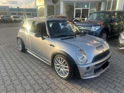 Argento Usata 2005 Mini Cooper S Due volumi | 9900 € (Buon prezzo)