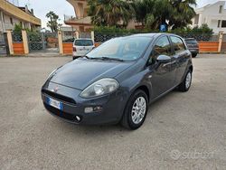 Grigio Usata 2015 Fiat Punto Tre volumi | 2790 € (Super prezzo)