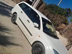 Bianco Usata 2003 Ford Focus Station wagon | 950 € (Buon prezzo)