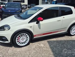 Usata 2009 Abarth Grande Punto Due volumi | 9800 € (Buon prezzo)