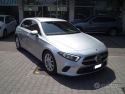 Grigio Usata 2018 Mercedes A180 Executive Tre volumi | 15.990 € (Buon prezzo)