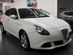 Bianco Usata 2014 Alfa Romeo Giulietta Distinctive Tre volumi | 5500 € (Buon prezzo)