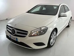 Bianco Usata 2015 Mercedes A200 Edition Tre volumi | 15.900 € (Buon prezzo)