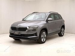 Grigio Usata 2022 Skoda Karoq Executive SUV | 21.900 € (Cara)