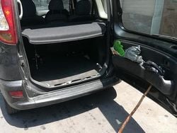 Nero Usata 2006 Toyota Yaris Station wagon | 3900 €