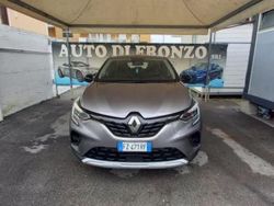 Grigio scuro Usata 2020 Renault Captur Zen SUV | 18.800 € (Cara)