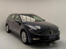 Blu Usata 2023 VW Passat Business Station wagon | 29.950 € (Buon prezzo)