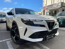 Nero tortona Nuova 2024 Alfa Romeo Junior Edizione Speciale SUV | 28.700 € (Buon prezzo)