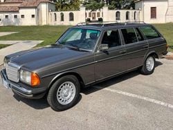 Grigio Usata 1983 Mercedes E230 Station wagon | 24.900 €