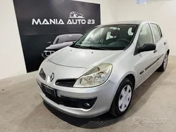 Argento Usata 2008 Renault Clio II Tre volumi | 1990 € (Ottimo prezzo)