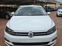 Bianco Usata 2018 VW Polo Comfortline Tre volumi | 9800 € (Buon prezzo)