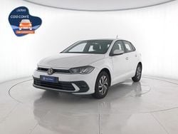 Pure white Usata 2023 VW Polo Life Tre volumi | 17.400 € (Buon prezzo)