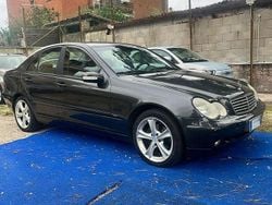 Grigio Usata 2001 Mercedes C200 Classic Tre volumi | 1900 € (Buon prezzo)