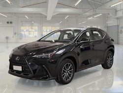 Nero Usata 2022 Lexus NX300h Business Edition SUV | 41.700 €