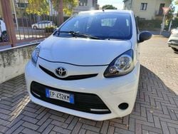 Usata 2012 Toyota Aygo Connect Style Due volumi | 5750 € (Buon prezzo)