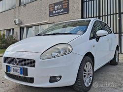 Grigio Usata 2008 Fiat Grande Punto Dynamic Due volumi | 2200 € (Buon prezzo)