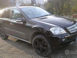 Nero Usata 2007 Mercedes ML320 SUV | 7300 € (Buon prezzo)