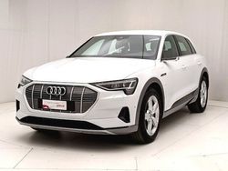 Bianco ghiacciaio metallizzato Usata 2020 Audi e-tron Ambiente SUV | 36.900 € (Buon prezzo)