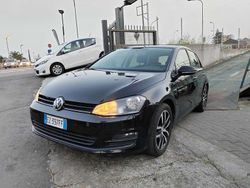 Nero Usata 2015 VW Golf VII Trendline Tre volumi | 8900 € (Buon prezzo)