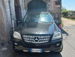 Nero Usata 2006 Mercedes ML320 SUV | 4500 € (Buon prezzo)