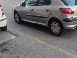 Usata 2001 Peugeot 206 Tre volumi | 1000 €
