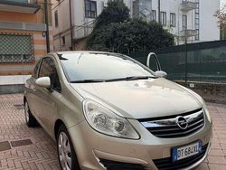Usata 2009 Opel Corsa Enjoy Tre volumi | 2600 € (Buon prezzo)