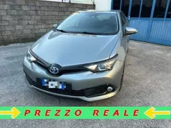 Argento / metallizzato Usata 2018 Toyota Auris Hybrid Business Edition Tre volumi | 12.200 € (Buon prezzo)
