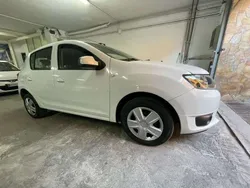 Bianco Usata 2013 Dacia Sandero Lauréate Due volumi | 6000 € (Buon prezzo)