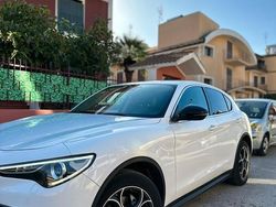 Usata 2017 Alfa Romeo Stelvio Executive SUV | 20.500 € (Buon prezzo)