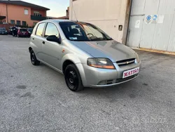 Argento Usata 2005 Chevrolet Kalos SX Tre volumi | 1390 € (Buon prezzo)