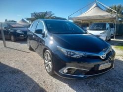 Blu Usata 2017 Toyota Auris Hybrid Lounge Tre volumi | 13.990 € (Buon prezzo)