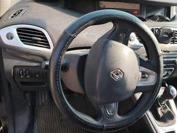 Nero Usata 2010 Renault Scénic Monovolume | 2000 €